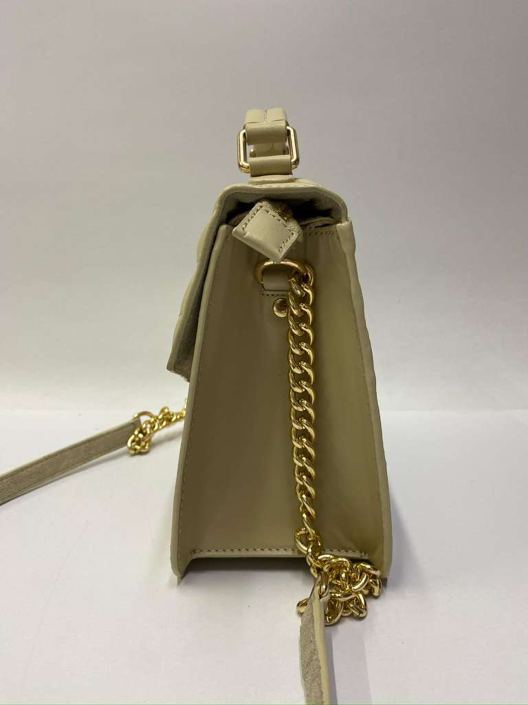 Women’s clutch 350.00$